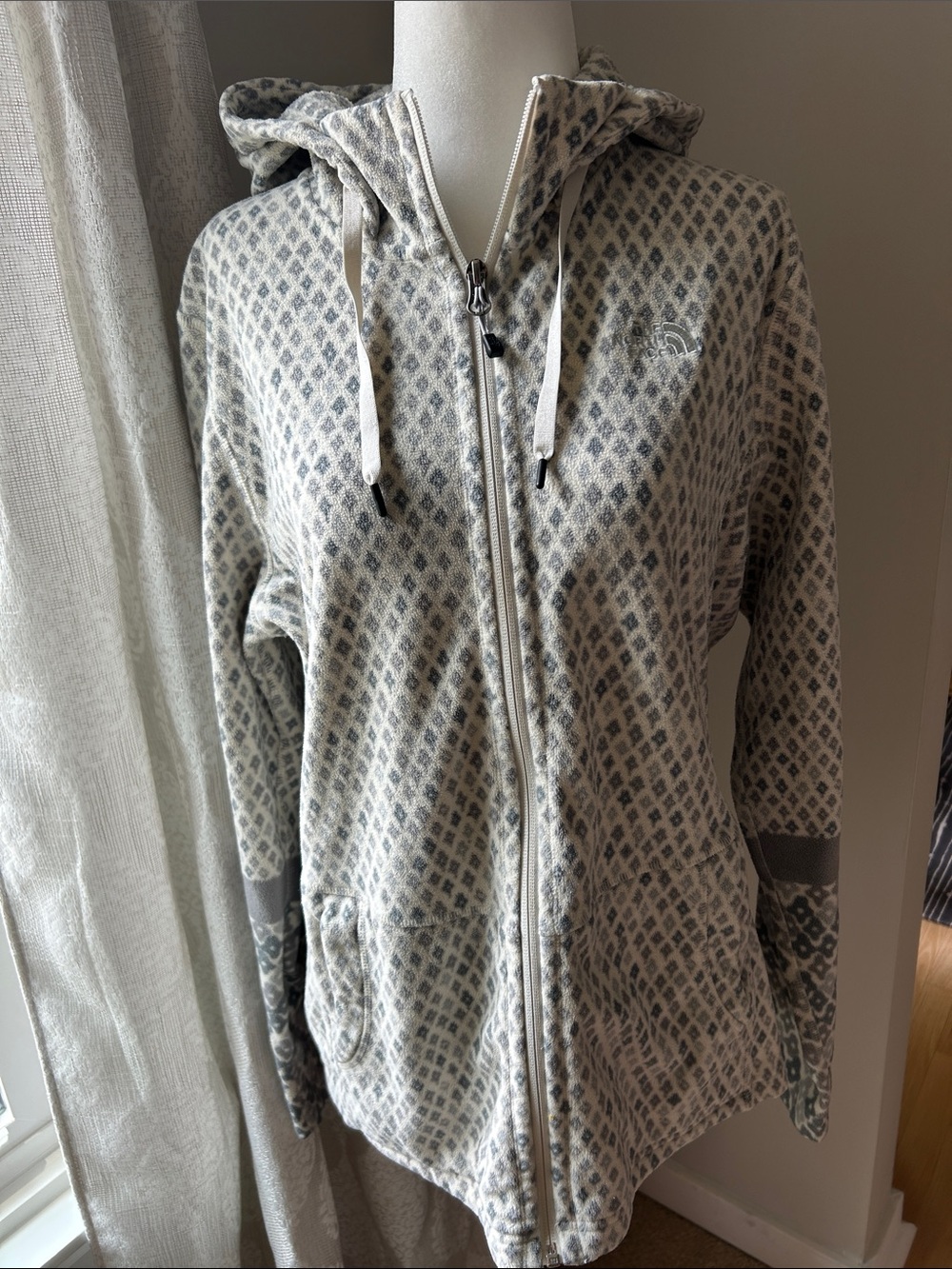 Women’s The North Face Cream and Gray Patterned Fleece Zip Hoodie, Size L